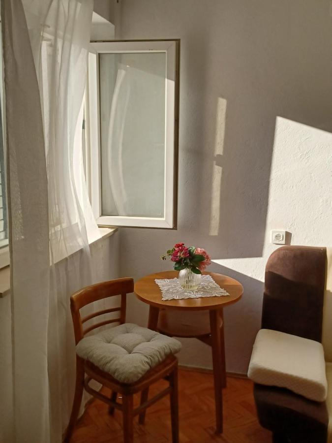 Apartments Andrea Jesenice  Buitenkant foto